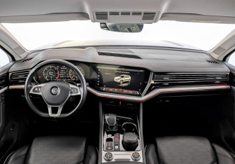 Подержанный автомобиль Volkswagen Touareg 2020 года (14 фото)