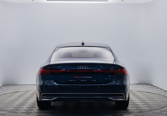 Подержанный автомобиль Audi A7 2020 года (4 фото)