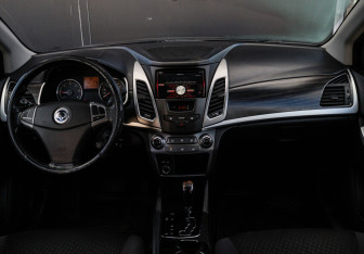 Подержанный автомобиль SsangYong Actyon 2014 года (9 фото)