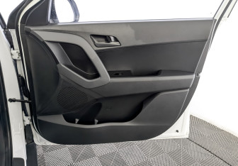 Подержанный автомобиль Hyundai Creta 2019 года (24 фото)