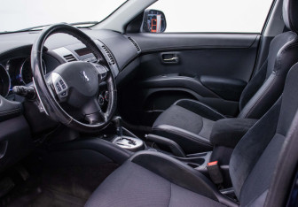 Подержанный автомобиль Peugeot 4007 2011 года (9 фото)