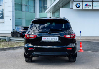 Подержанный автомобиль Infiniti JX 2013 года (6 фото)