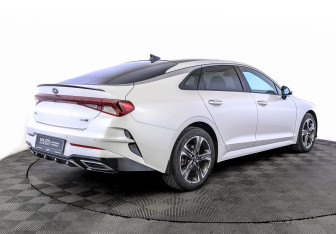 Подержанный автомобиль Kia K5 2021 года (5 фото)