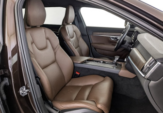 Подержанный автомобиль Volvo V90 Cross Country 2021 года (23 фото)