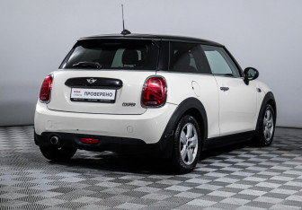 Подержанный автомобиль MINI Hatch 2018 года (5 фото)