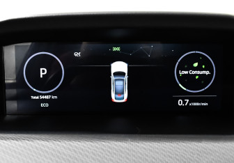 Подержанный автомобиль Changan UNI-V 2022 года (10 фото)