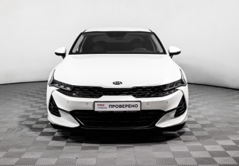 Подержанный автомобиль Kia K5 2021 года (2 фото)