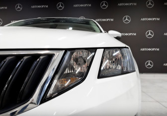 Подержанный автомобиль Skoda Octavia Liftback 2019 года (17 фото)