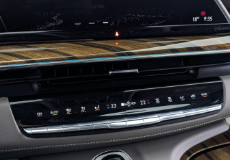 Подержанный автомобиль Cadillac Escalade Suv 2021 года (25 фото)