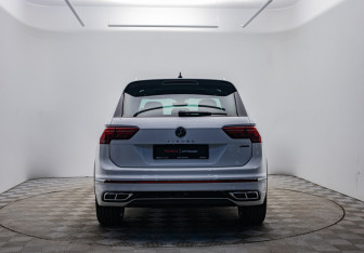 Подержанный автомобиль Volkswagen Tiguan 2021 года (6 фото)