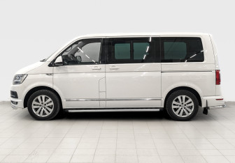 Подержанный автомобиль Volkswagen Multivan 2015 года (8 фото)