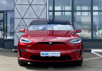 Подержанный автомобиль Tesla Model X 2023 года (2 фото)