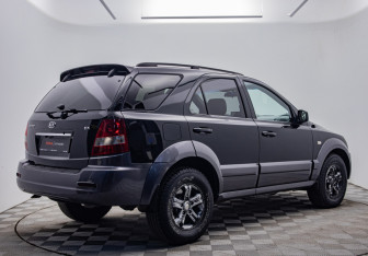 Подержанный автомобиль Kia Sorento 2006 года (5 фото)