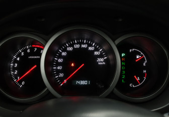 Подержанный автомобиль Suzuki Grand Vitara 2005 года (13 фото)