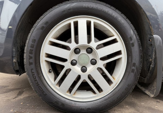 Подержанный автомобиль Ford Focus Hatchback 2010 года (9 фото)