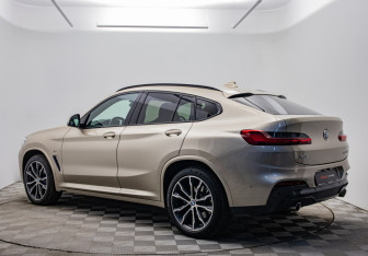 Подержанный автомобиль BMW X4 2019 года (3 фото)