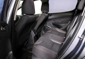 Подержанный автомобиль Peugeot 308 Hatchback 2011 года (10 фото)