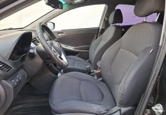 Подержанный автомобиль Hyundai Solaris Sedan 2012 года (10 фото)