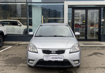Подержанный автомобиль Kia Rio Hatchback 2009 года (2 фото)
