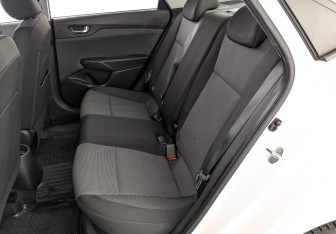 Подержанный автомобиль Hyundai Solaris Sedan 2021 года (18 фото)