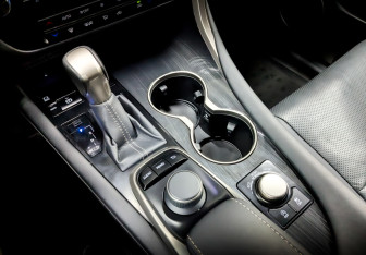 Подержанный автомобиль Lexus RX 2017 года (24 фото)