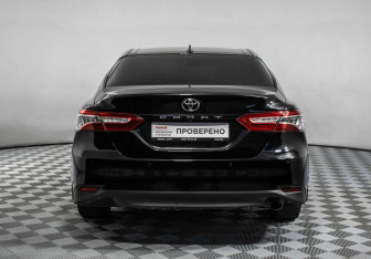 Подержанный автомобиль Toyota Camry Sedan 2021 года (6 фото)