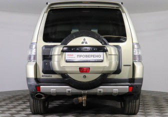 Подержанный автомобиль Mitsubishi Pajero 2007 года (6 фото)