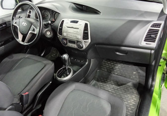 Подержанный автомобиль Hyundai i20 2009 года (11 фото)