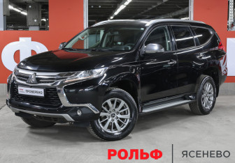 Подержанный автомобиль Mitsubishi Pajero Sport 2018 года (19 фото)