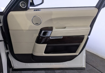 Подержанный автомобиль Land Rover Range Rover 2015 года (28 фото)