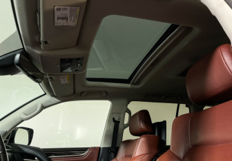 Подержанный автомобиль Lexus LX 2021 года (16 фото)