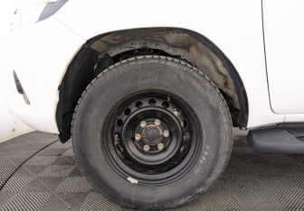 Подержанный автомобиль Toyota Hilux 2019 года (13 фото)