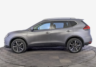 Подержанный автомобиль Nissan X-Trail 2019 года (8 фото)