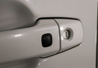 Подержанный автомобиль Toyota Land Cruiser Suv 2010 года (18 фото)