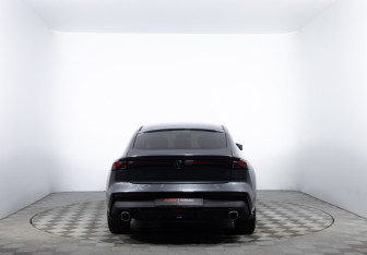 Подержанный автомобиль Changan UNI-V 2023 года (6 фото)