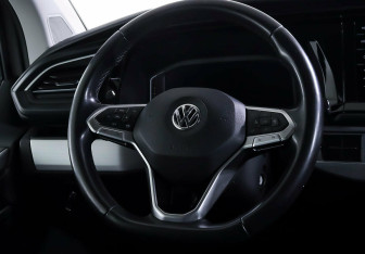 Подержанный автомобиль Volkswagen Multivan 2020 года (13 фото)