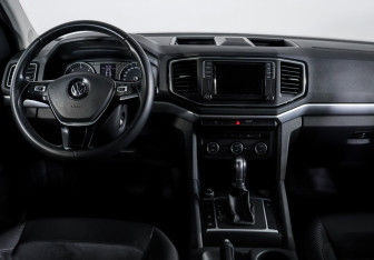 Подержанный автомобиль Volkswagen Amarok 2017 года (12 фото)