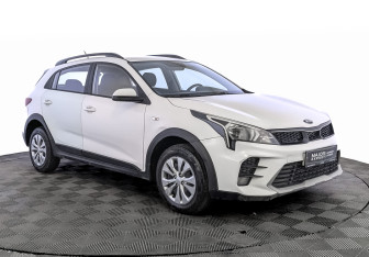 Подержанный автомобиль Kia Rio Hatchback 2021 года (3 фото)