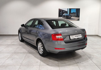 Подержанный автомобиль Skoda Octavia Liftback 2014 года (7 фото)