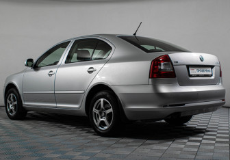 Подержанный автомобиль Skoda Octavia Liftback 2012 года (7 фото)