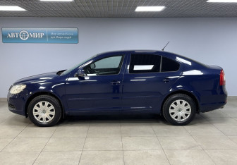 Подержанный автомобиль Skoda Octavia Liftback 2012 года (8 фото)