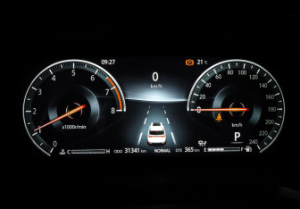 Подержанный автомобиль Changan CS95 2023 года (16 фото)