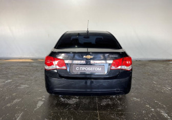 Подержанный автомобиль Chevrolet Cruze Sedan 2010 года (6 фото)