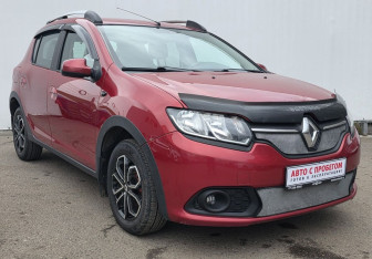 Подержанный автомобиль Renault Sandero 2014 года (3 фото)