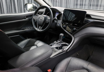 Подержанный автомобиль Toyota Camry Sedan 2022 года (11 фото)