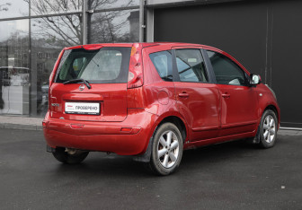 Подержанный автомобиль Nissan Note 2007 года (7 фото)