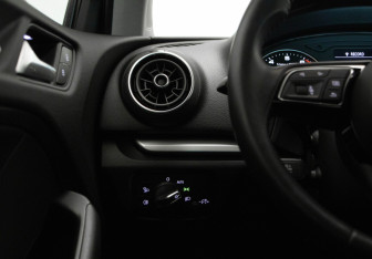 Подержанный автомобиль Audi A3 Sedan 2017 года (13 фото)