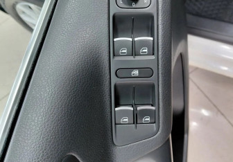 Подержанный автомобиль Volkswagen Tiguan 2012 года (19 фото)