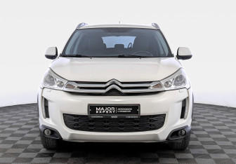 Подержанный автомобиль Citroen C4 Aircross 2014 года (2 фото)