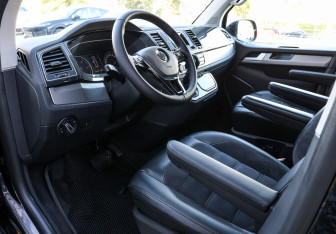 Подержанный автомобиль Volkswagen Multivan 2019 года (18 фото)